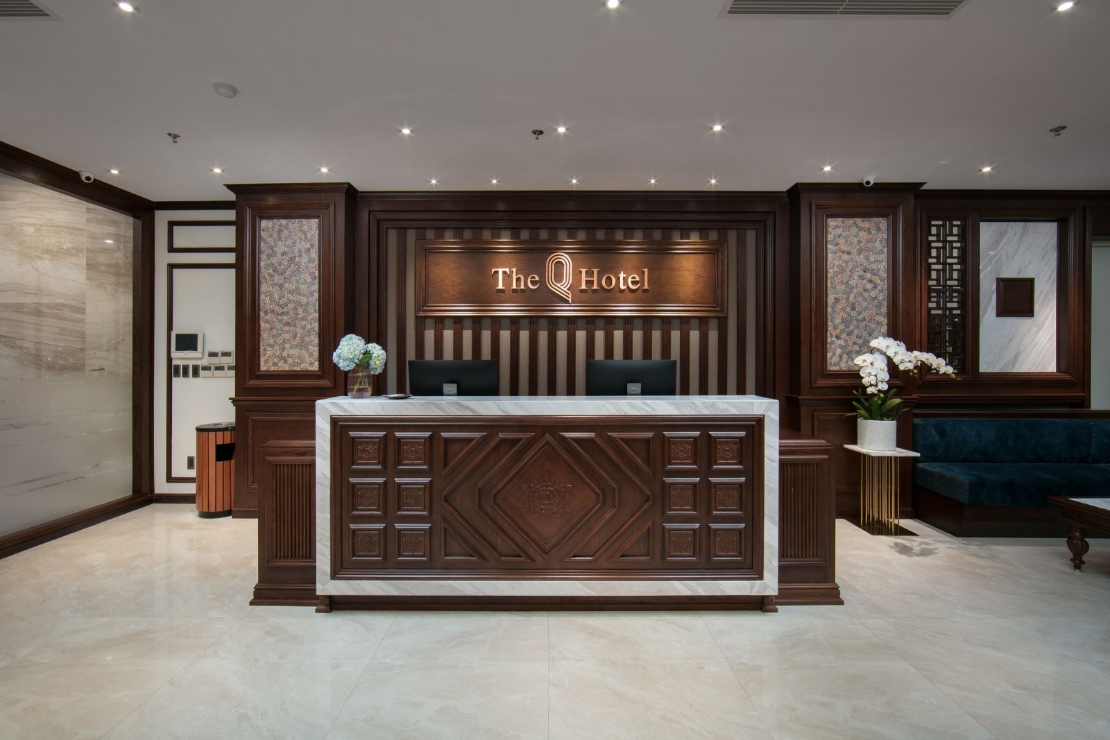 Trang tổng, the q
